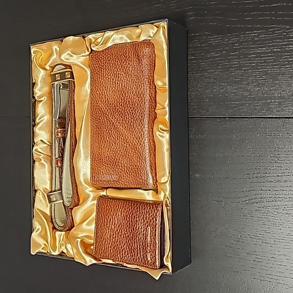 GIFT SET : 2 Wallets and Belt - Picture 1 of 8